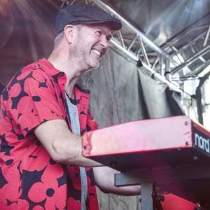 John / Keyboards