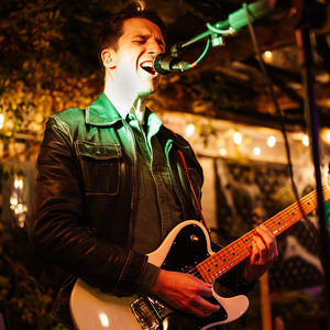 Ollie / Guitar
